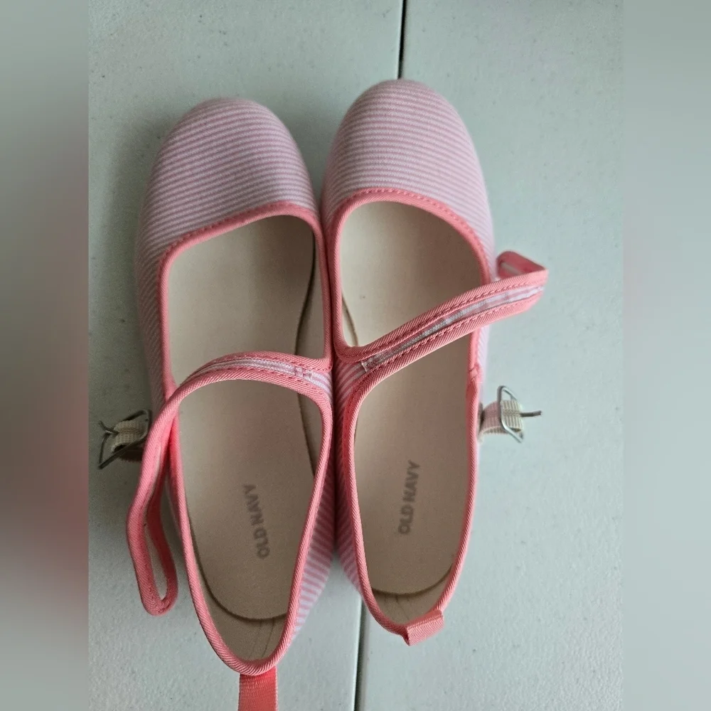 Old Navy Pink Striped Kids Shoes Size 3